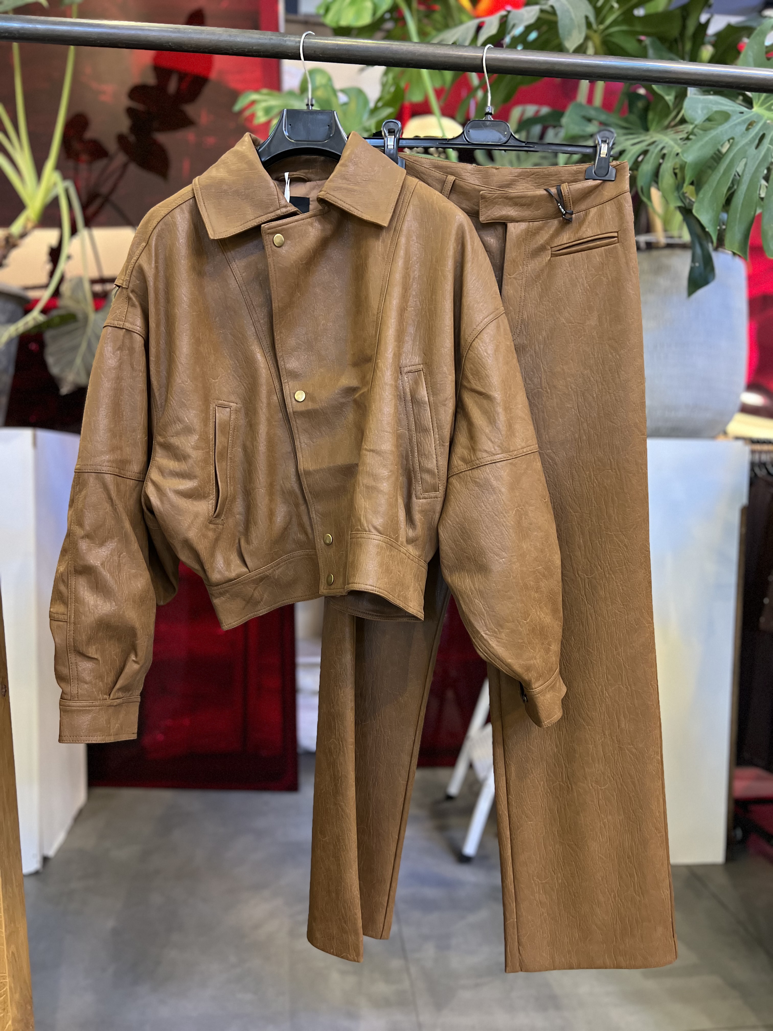 BOMBER JACKET
