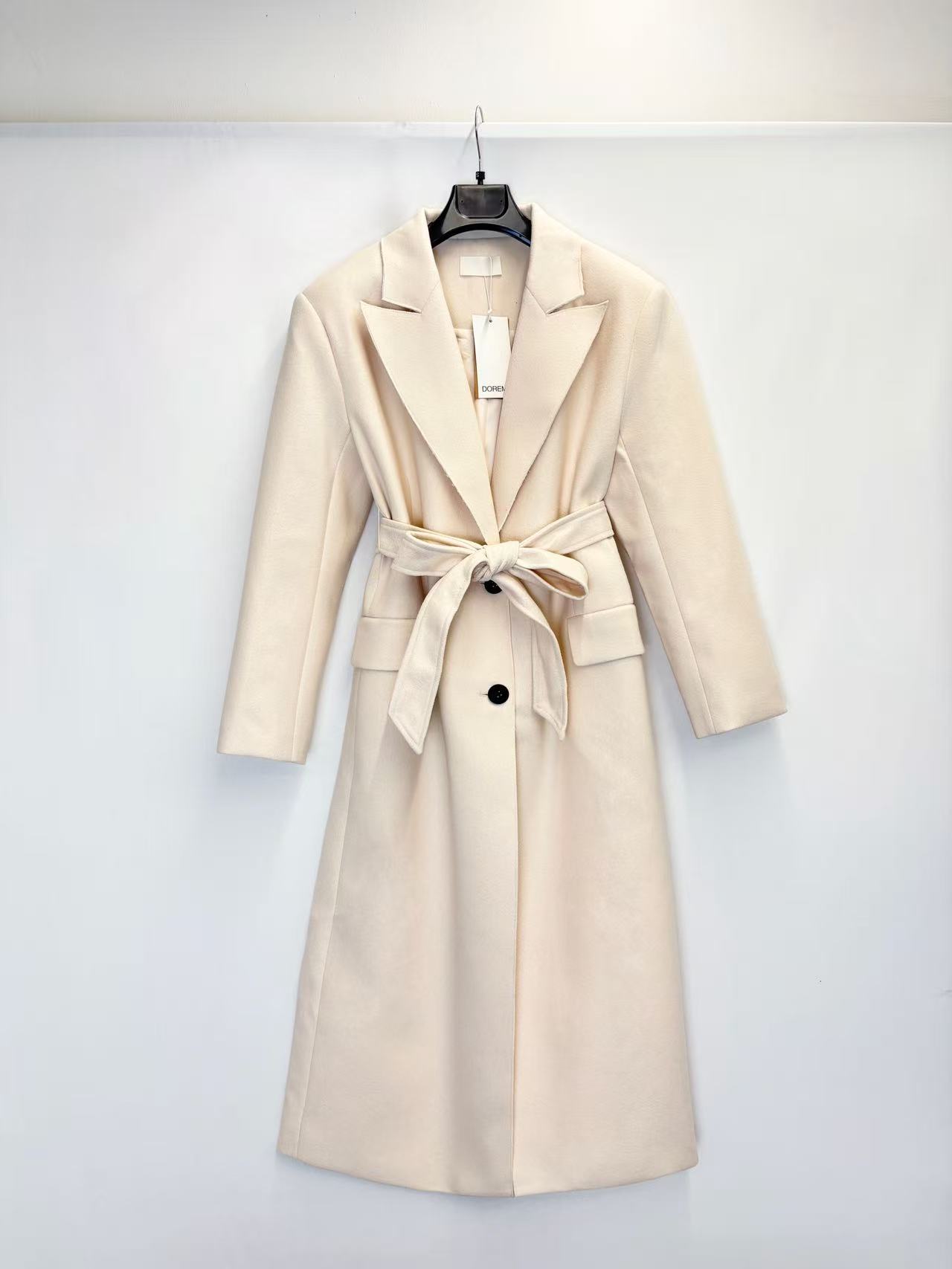 Long tie-up coat