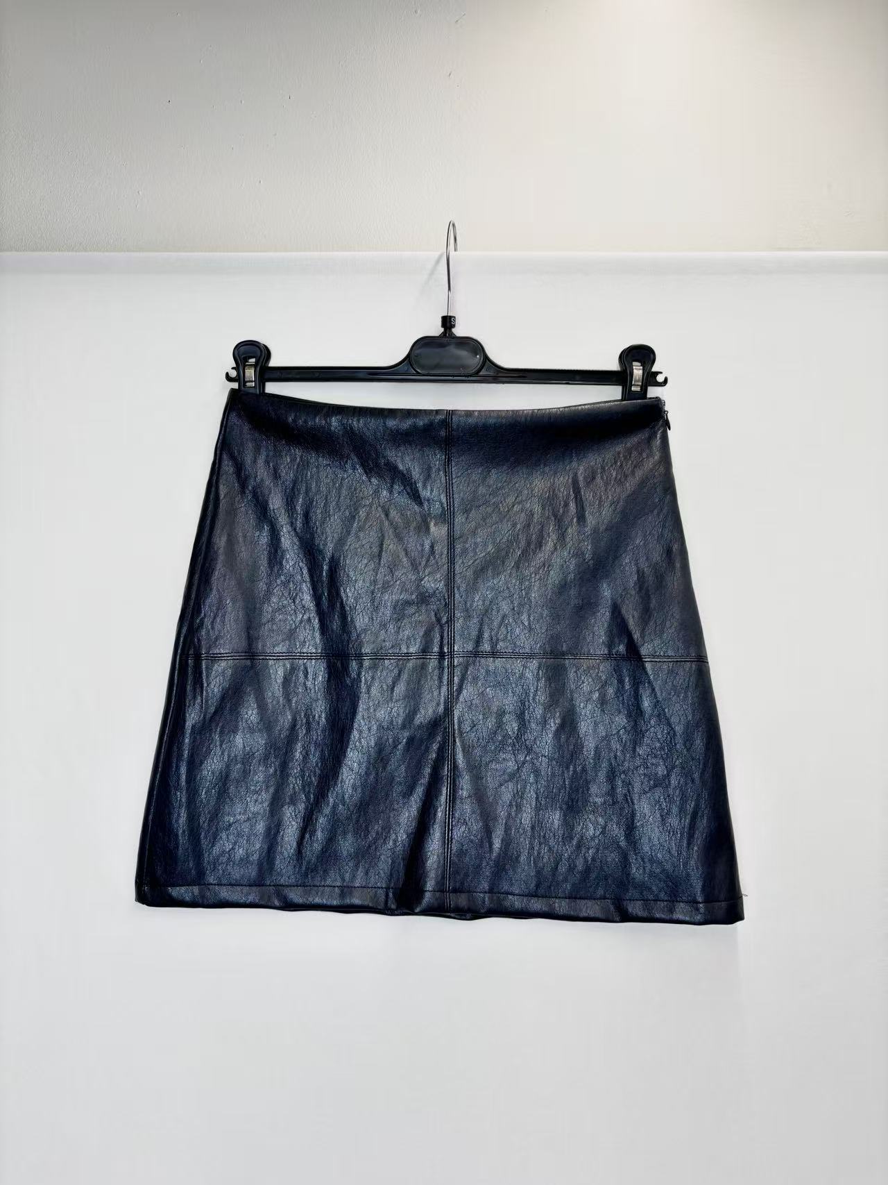 FAUX LEATHER MINI SKIRT