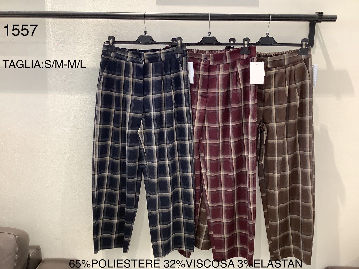 Pantalone a quadri dal taglio morbido