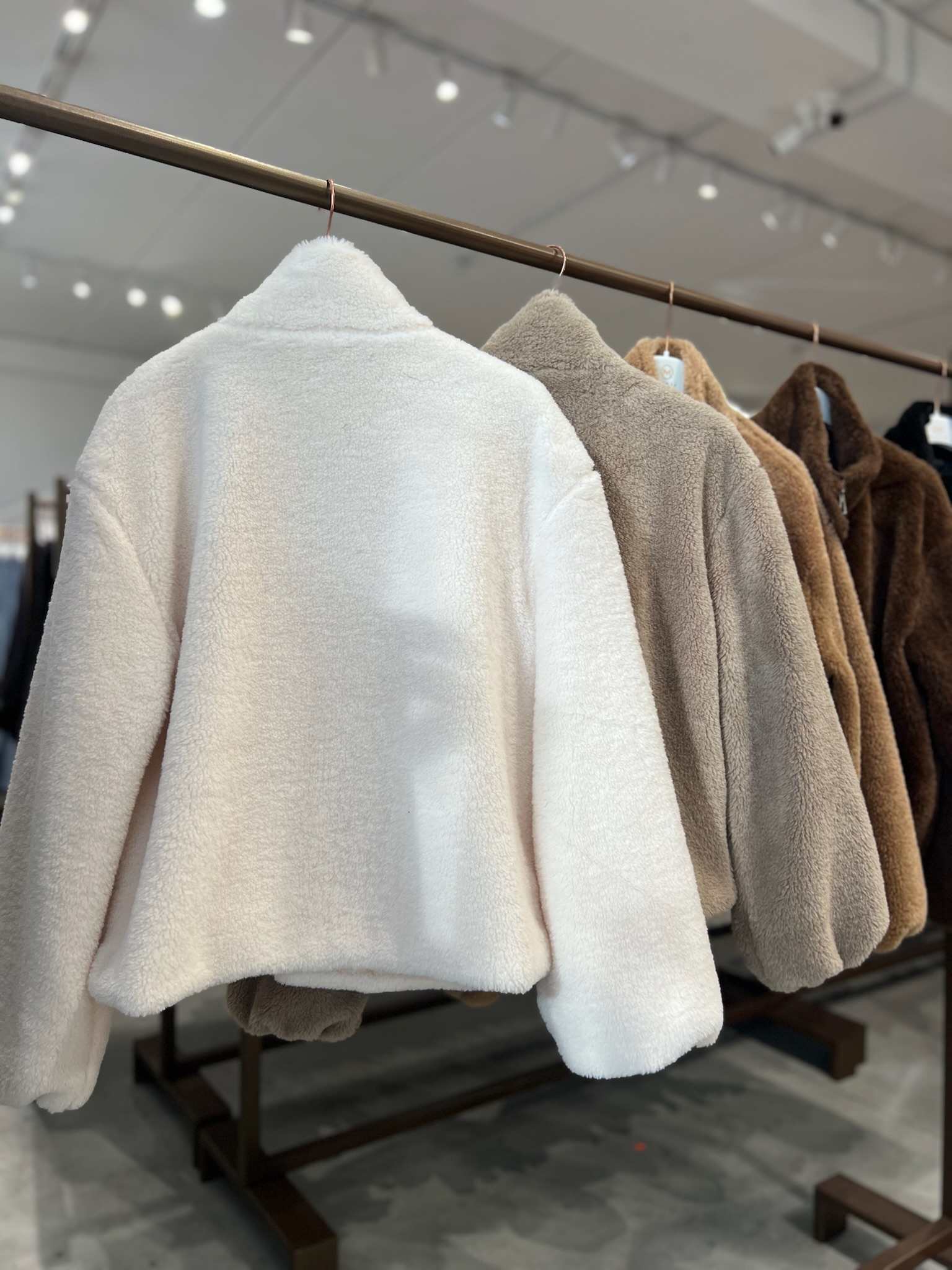Giacca corta da donna "teddy"