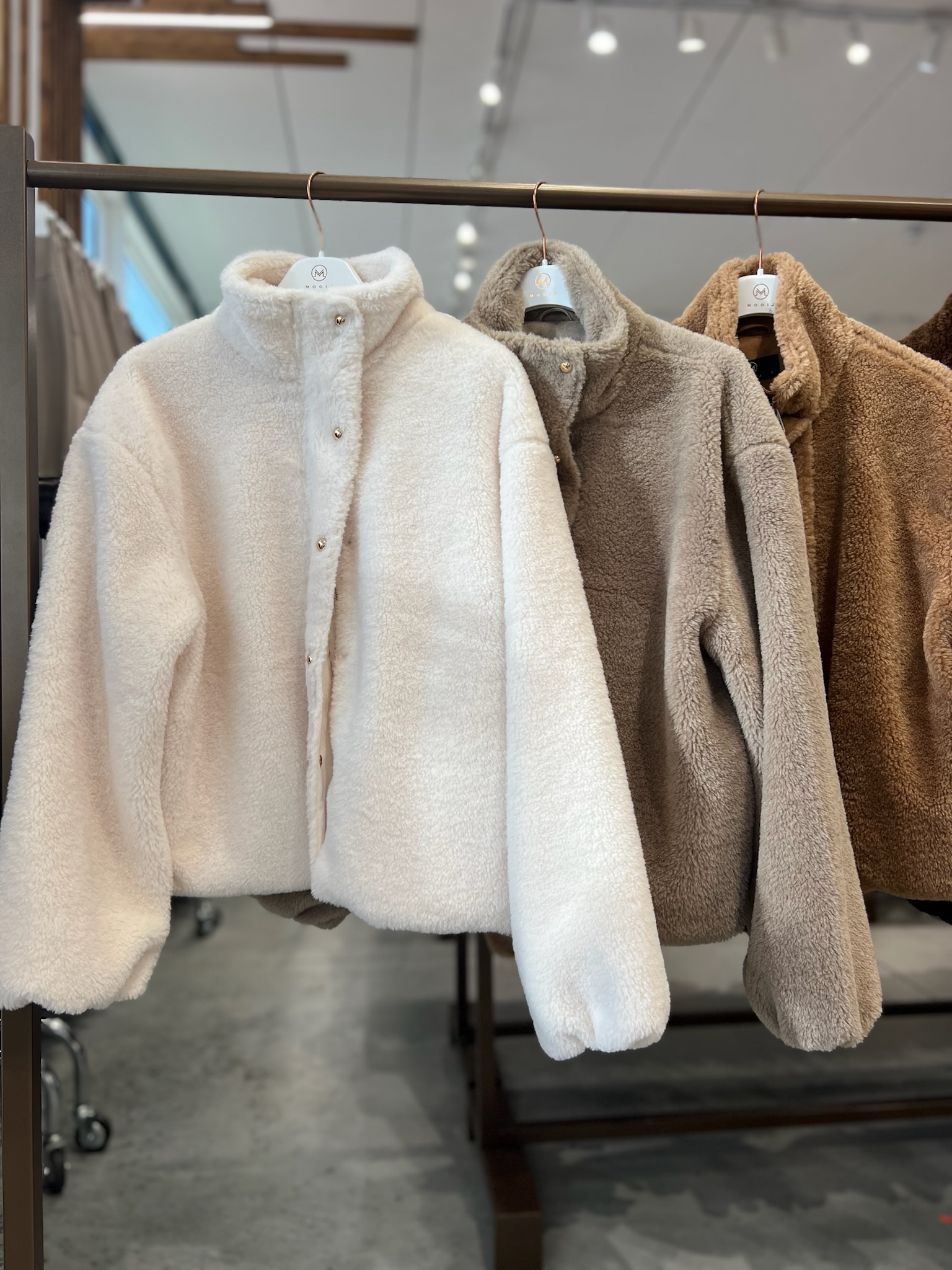 Giacca corta da donna "teddy"