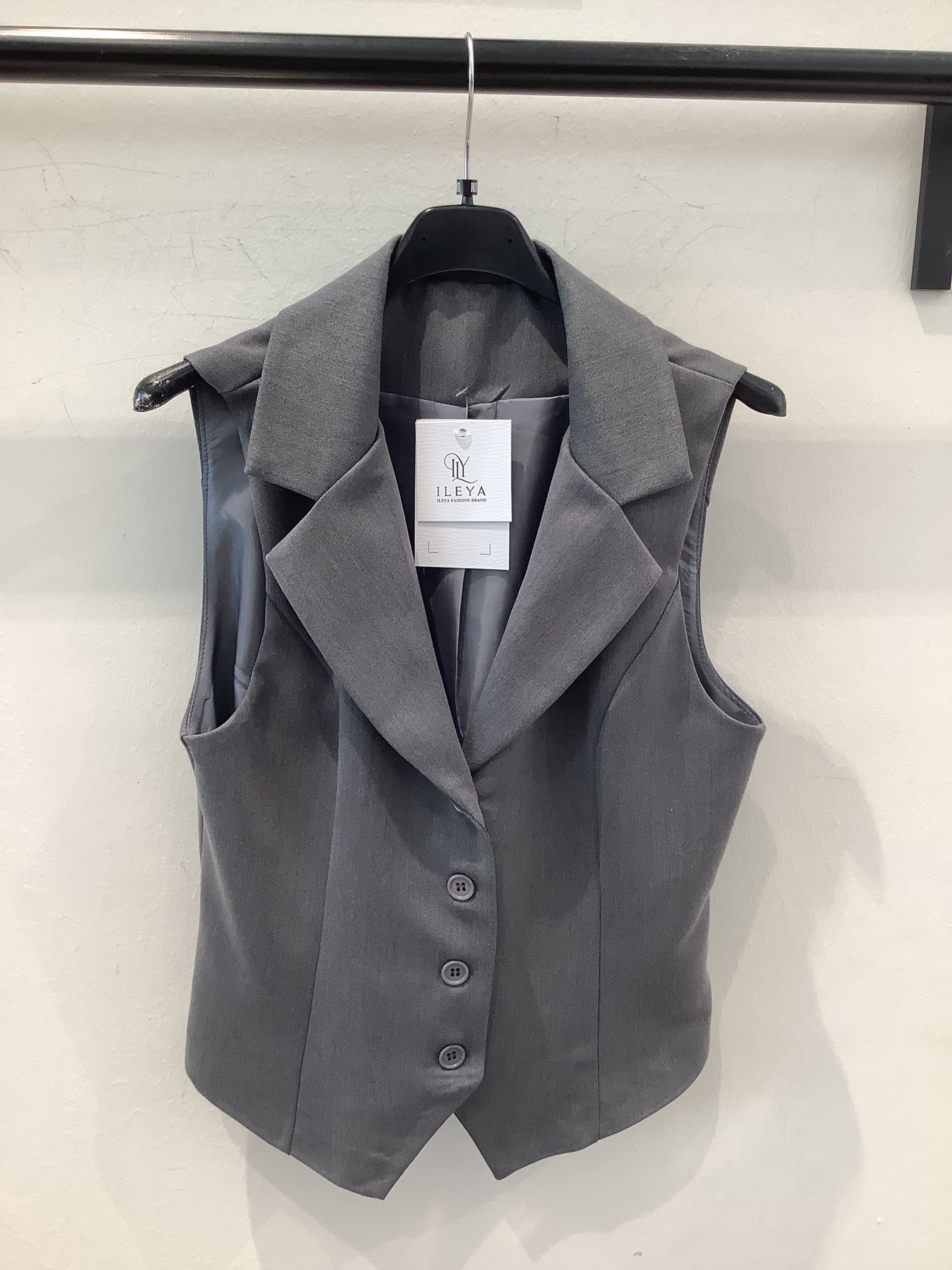 Gilet sartoriale con bottoni